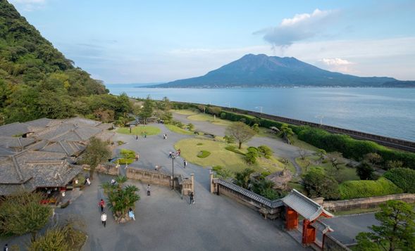 Come to the Senganen 10 minutes before your reservation time.