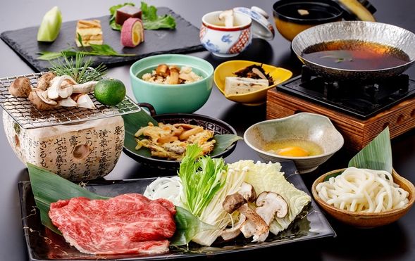 Seki Drive-In
(Feast on autumn flavors! Enjoy a matsutake-themed lunch including grilled matsutake mushrooms and Matsusaka beef sukiyaki / approx. 50 min)