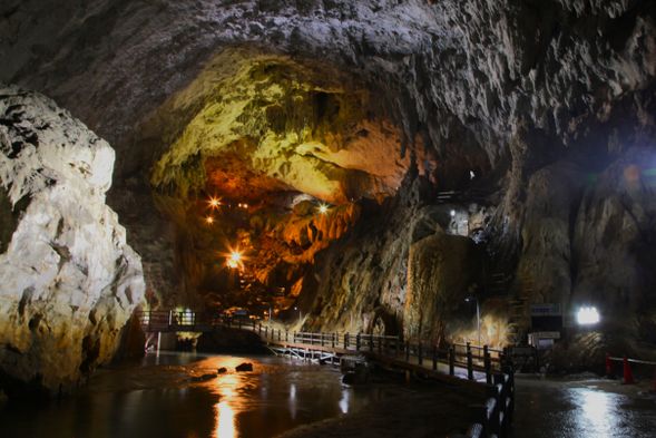 Akiyoshido Cave / Greatest limestone caves in Japan