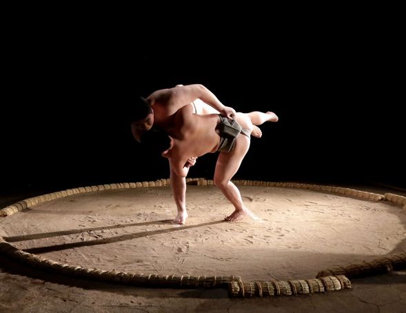12:15
Sumo Show