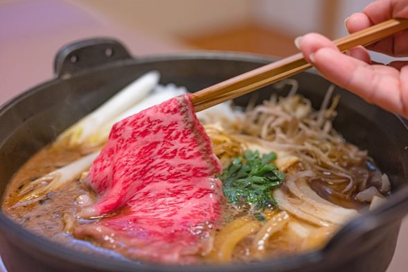 Drive-in Sakagura
(Enjoy the "Autumn Flavors Gozen Lunch" featuring special Shinshu beef sukiyaki and matsutake mushrooms / approx. 60 mins)
★ All-you-can-pack Apple Bagging Event!