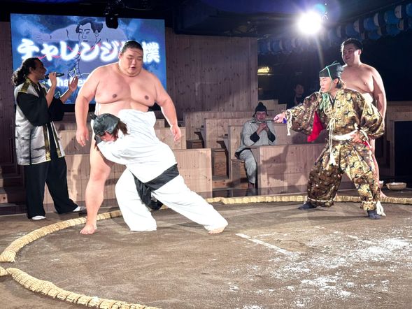Grand Sumo | Sumo Challenge
Step into the ring and challenge a sumo wrestler in our popular interactive "Sumo Challenge".