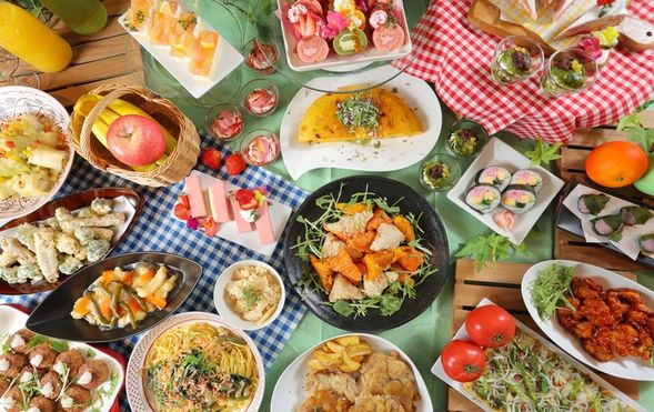 Urban Hotel Gojo
(Enjoy a lunch buffet with around 30 dishes / Approx. 60 minutes)