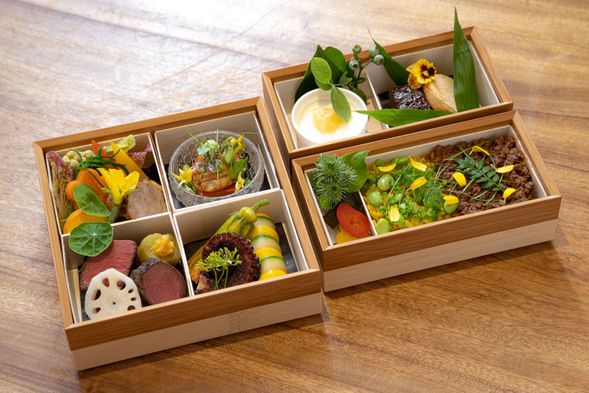 Enjoy your special lunch on the train !