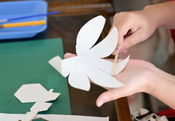 (For optional activity applicants only)
Yamaga Lamp-Making Experience