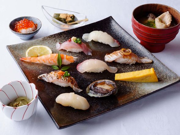 13:45 Lunch at Sushi Restaurant