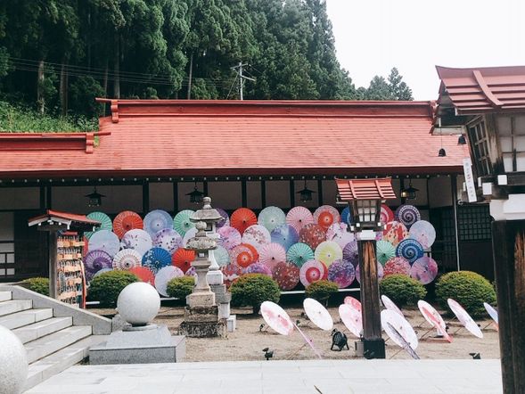 A 45-minute stay
At Kaneshuisui Shrine, you can purchase seasonal Goshuin (hand-drawn stamps) and amulets, allowing you to experience Japanese culture on a deeper level. The cafe also offers a variety of adorable seas