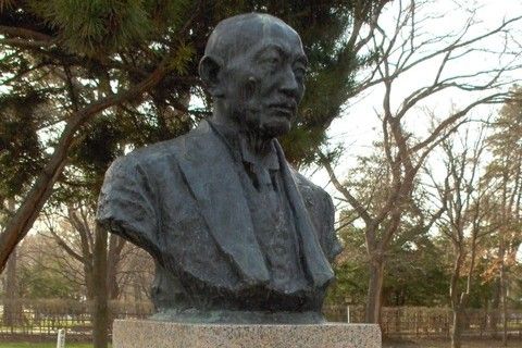 Along the way: Introduction to the “Statue of Shosuke Sato” and the donated elm tree