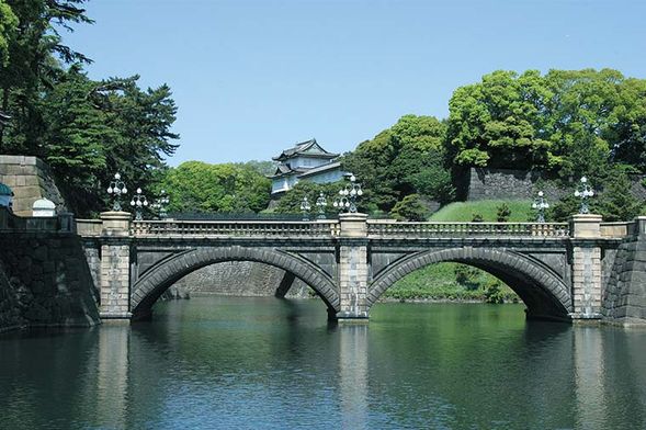 Imperial Palace (40 minutes)
※ We will guide you to Nijubashi Bridge.