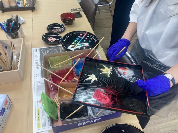 Decorate your piece with colorful powders