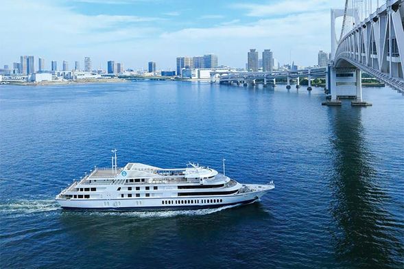 Tokyo Bay Cruise Symphony(50min.)
※ Enjoy the dynamic view of Tokyo from the sea. Boarding time: 15:00 to 15:50, including one cup of coffee or tea.