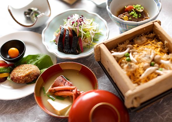 ISEEBI SO
Lunch Ise lobster Seiro Gozen