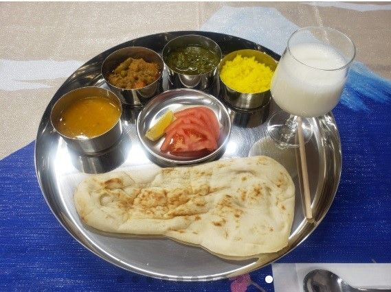 Indian Thali Lunch
※ Enjoy an authentic Indian thali meal (includes tea or coffee) prepared by Indian chefs.
※ During lunch, enjoy a dynamic wadaiko (Japanese drum) performance by the Social Welfare Corporation Fugakukai.
