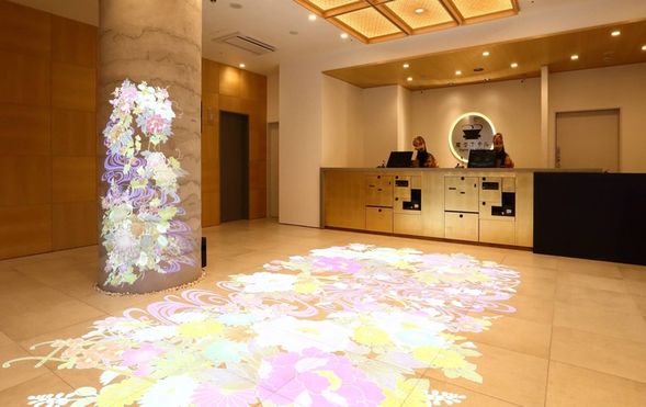 Transfer to hotel (around 22:30)
Stay: Henn na Hotel Kanazawa Korinbo