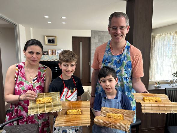 Meet with Host Mother at Befu Station
Japanese Mother’s Cooking Class Experience (duration: 3 hours)
11:15 am / Cooking at instructor’s house
1:15 pm / We eat what we cook!
2:00 pm / End