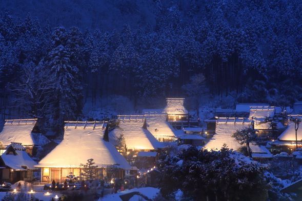 Snow Lantern Festival in Miyama Kayabuki no Sato (75 minutes)