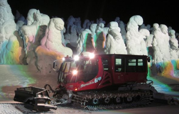 opeway to Night Cruiser Boarding Area → Night Cruiser Tour (Photo Stop after Disembarking) → Return by Night Cruiser to Ropeway Station → Ropeway back to Zao Sanroku Station.
The tour takes about 75 minutes in total.
