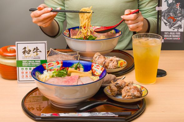 Head to Wagyu Halal Ramen Restaurant(Will guide you to the restaurant and disbanded on site when you are ready to order.)