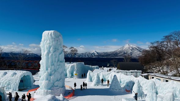 Lake Shikotsu Shore (Free Time)
【40 min】:11/5〜12/3・12/5〜12/26・1/8〜1/11・2/24〜3/6・3/8〜3/31
【60 min】:February 1–21 (During Lake Shikotsu Ice museum Hyoto Festival)