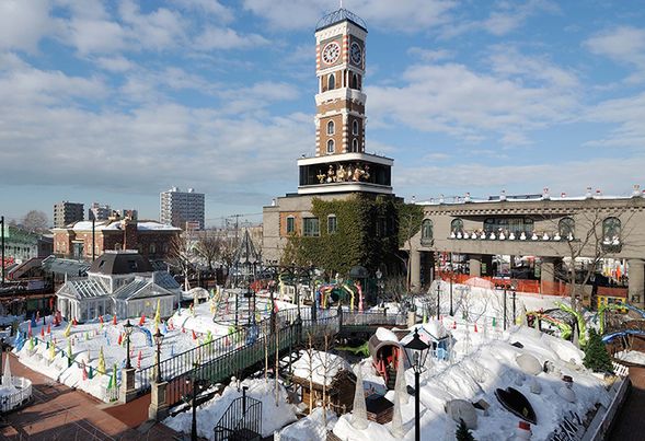Shiroi Koibito Park (Tour/Shopping)【60 min】
●A tour of the Shiroi Koibito Park production line.
Pre-elementary children aged 4 and 5 are requried to pay a ¥300 admission fee for paid facilities. Pleas pay this fee individually at the site. (This does not apply for those that have paid for children upfront)
