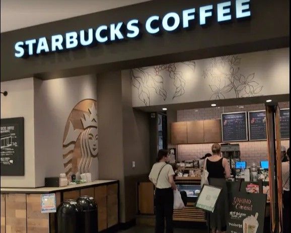 Meet with guide at the front of Starbucks Coffee in Lucua 1100, 2F Atrium Garden(Departure time is 8:30am)