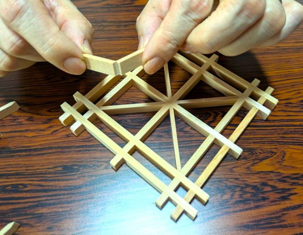 Please enjoy Kumiko woodcraft workshop and Matcha tea ceremony