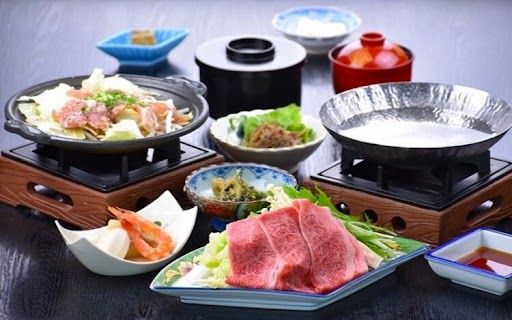 Matsuri no Mori
(Enjoy a lunch of Hida Beef shabu-shabu and local specialty "Keichan" chicken, along with shopping! / Approx. 60 mins)