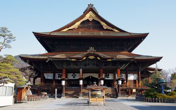 Visit Zenkoji Temple (Approx. 60 min free time)