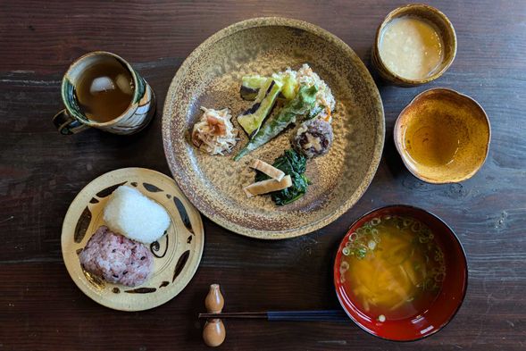 Lunch(fresh, homemade meal made with the village’s own rice and seasonal vegetable)
