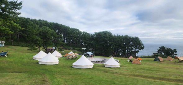 16:10
Experience the sento culture at the local public bathhouse in Hachinohe, before
relaxing at the retreat camp at Tanesashi Coast, including a BBQ dinner cooked by a local chef.
Stay overnight at Tanesashi Campgrounds