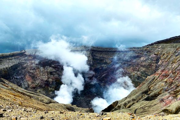 Aso Nakadake Crater (Free time 15 mins)