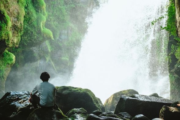 Ameushi Fall (60min)
**The path to the waterfall is slippery, so please bring trekking shoes or other comfortable walking shoes.