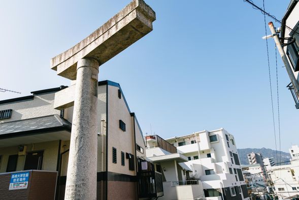 ** Located in a residential area, you'll walk through some areas with many stairs.