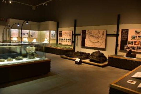 Visit the Okuizumo Tatara
Ironmaking and Sword Museum,
followed by a live sword-forging
demonstration by a master
swordsmith.