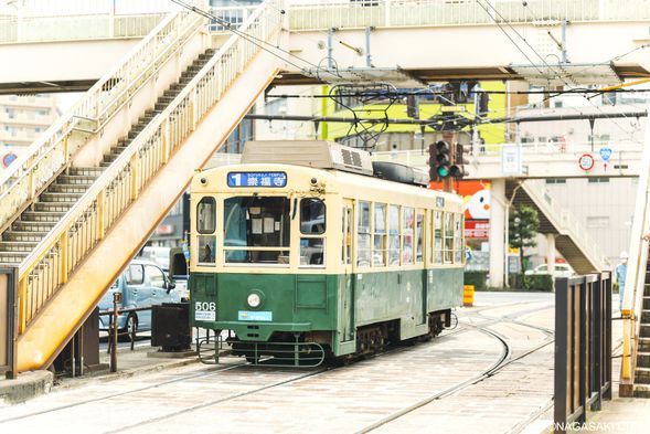 Take the Nagasaki tram
*Tram one-day pass is included