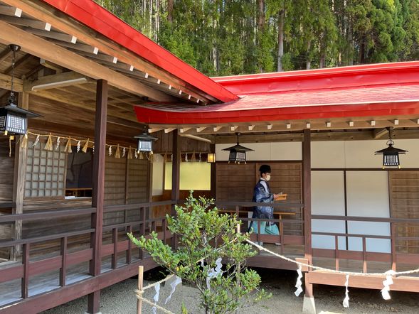 ★10:00-10:30
體驗金蛇水神社個別祈禱
(僅限希望者參加)
此個別祈禱為選項部分,初穂料須另行自費