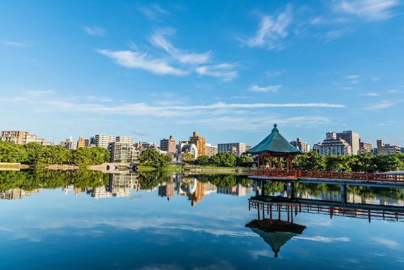 Meet with Local Guide at Ohori Park Station (Ticket Gate)
Guided walking tour starts at 4pm (duration: 3 hours)