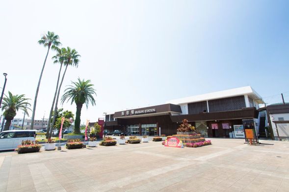 Tour End: The tour officially concludes upon arrival at Ibusuki Station.