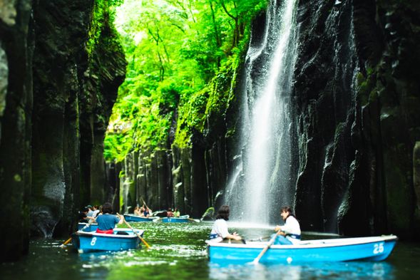 Takachiho Scenic Boat Experience (30min)