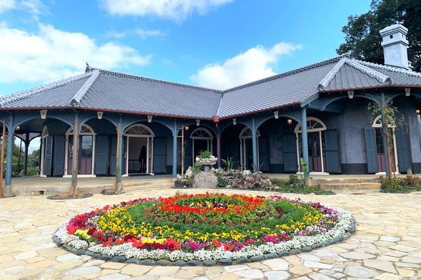 09:15 Glover Garden (60min)