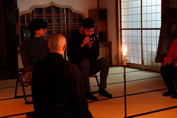 Tea ceremony experience
Participate in a traditional tea ceremony at the temple