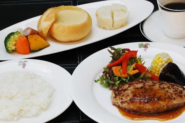 Highland Furano (lunch/view lavender/50 mins)
Lunch menu : "Petite Fondue + Hamburger Steak + Rice + Coffee or Tea.
* Contents are subject to change.