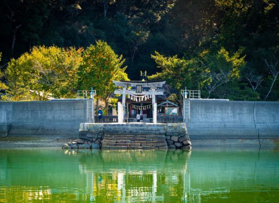 Otonashi Shrine <Free Visit> (approx. 30 minutes)
★Visit Otonashi Shrine by chartered cruise boat!
★Visit the floating shrine of love, "Otonashi Shrine"