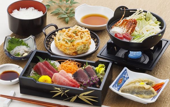 Yaizu Fish Center
(Enjoy a "Yaizu Umaimon" meal featuring delicious Yaizu ingredients and shopping / Approx. 90 minutes)