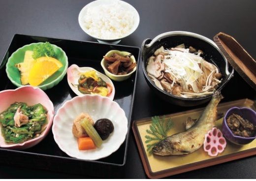 Lunch at Geibikei Rest House: Local Specialty "Hatto-jiru" Soup.(1H)