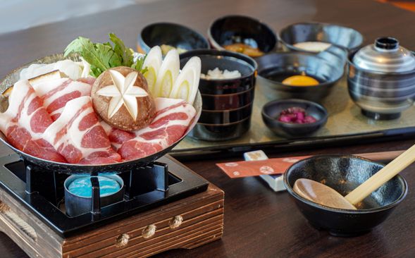 Niseko Nook Annupuri (90 min Lunch & Stroll & some activities)
Lunch Menu Details:
・Makkari Herb Pork Sukiyaki Hot Pot
・Seasonal Side Dish
・Rice&Soup&Japanese Pickles