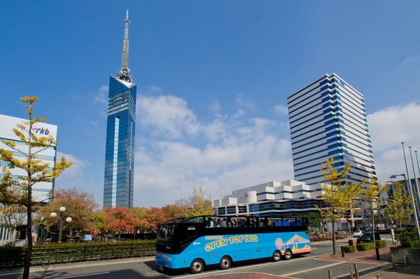 10:00 Fukuoka Open Top Bus Experience (Momochi Seaside Course)