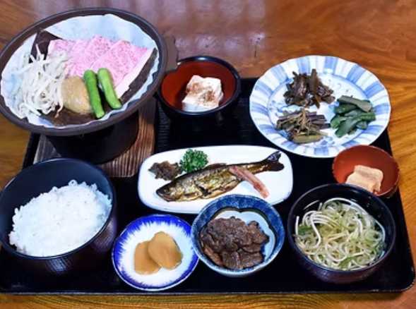 Lunch at the Restaurant(60min)※The menu may change