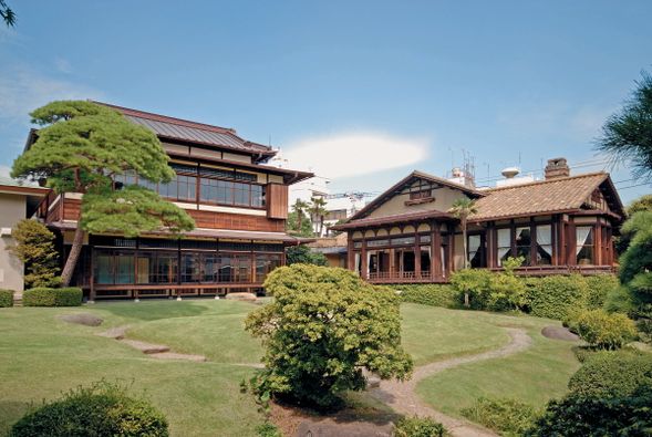 ①10:45 / ②14:45
Kiunkaku
(45 minutes free time)