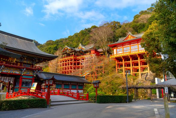 Yutoku Inari Shrine
Estimated time: Approximately 70 minutes
For repeat visitors, we recommend exploring the Monzen (shrine) town.